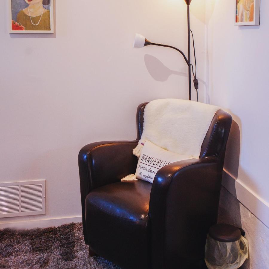 Hip Heritage Main Floor Flat In Downtown District Belleville Exteriér fotografie