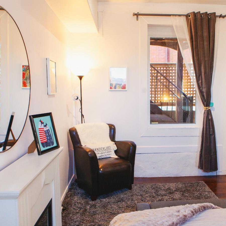 Hip Heritage Main Floor Flat In Downtown District Belleville Exteriér fotografie