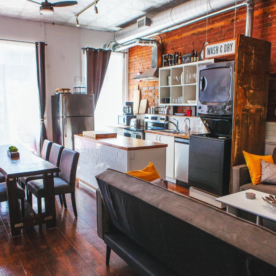 Hip Heritage Main Floor Flat In Downtown District Belleville Exteriér fotografie